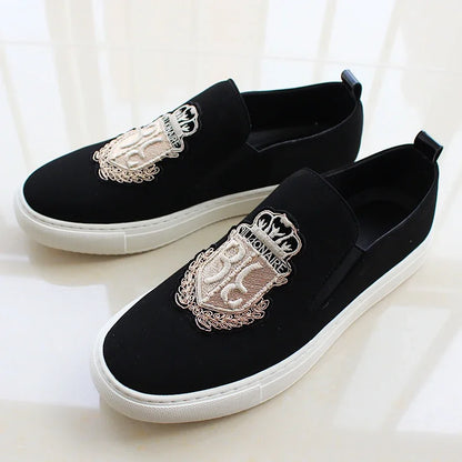 Sapato liso de couro de camurça preta masculino, bordado de luxo, mocassins de maré, sapato casual de festa, novo, 2022