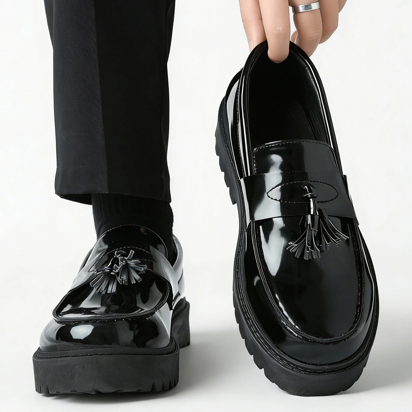 Novos Sapatos de Couro Designer Masculinos Slip On Loafers com Franjas Confortáveis para Negócios e Lazer ao Ar Livre com Solado Grosso