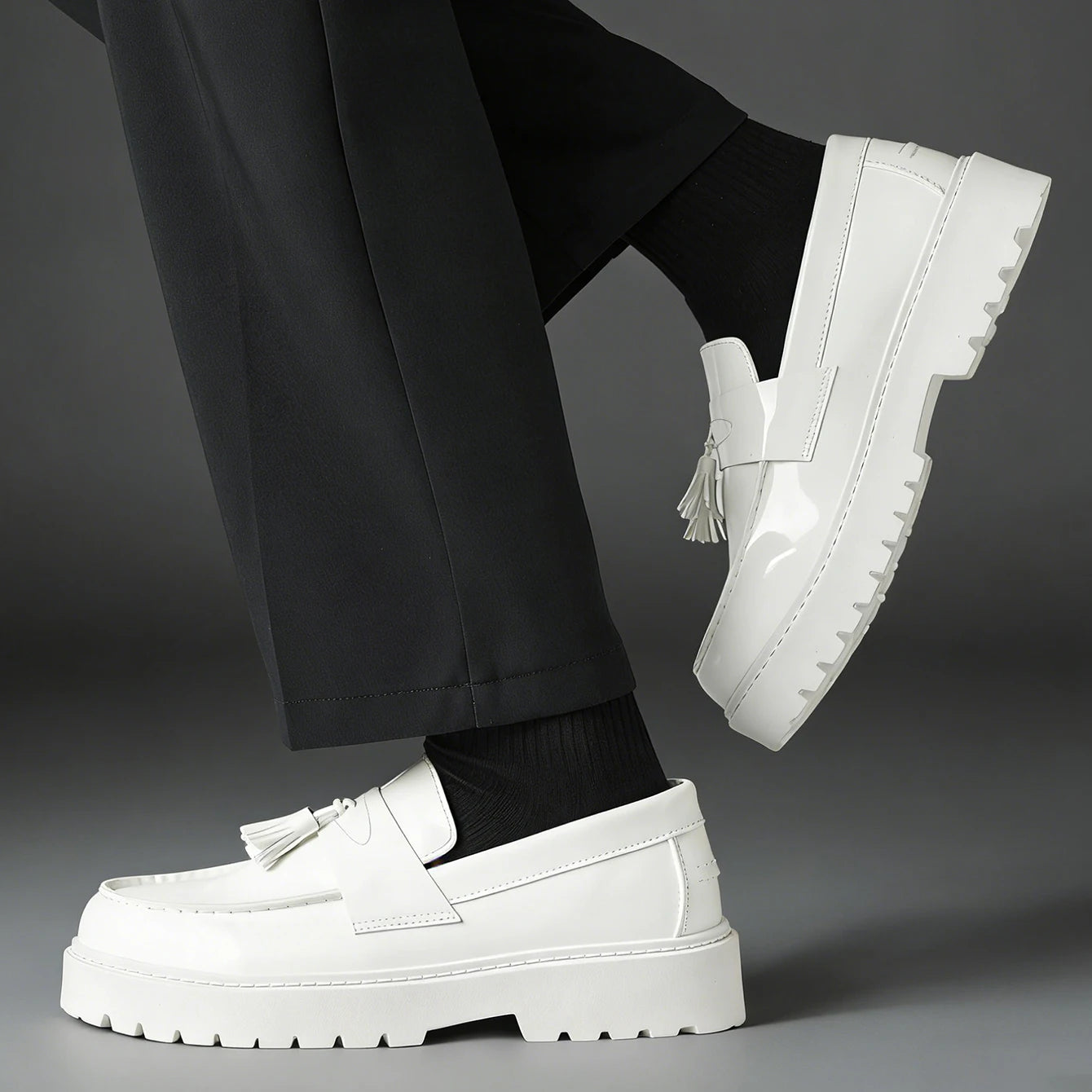 Novos Sapatos de Couro Designer Masculinos Slip On Loafers com Franjas Confortáveis para Negócios e Lazer ao Ar Livre com Solado Grosso