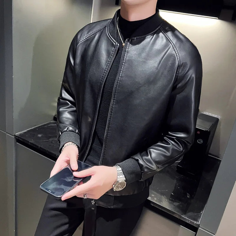 Casaco de malha de couro sintético masculino, jaqueta com zíper em couro PU, gola alta, manga comprida, modelagem solta, cor sólida, estilo loja de departamento.