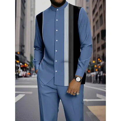Conjunto de duas peças masculino com camisa de manga comprida com gola alta e estampa de listras verticais coloridas e calça.