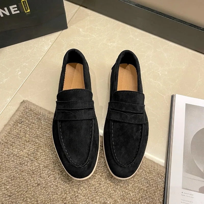 Sapatos Casuais Femininos de Couro Suede com Fivela Metálica, Antiderrapantes e Confortáveis para o Dia a Dia