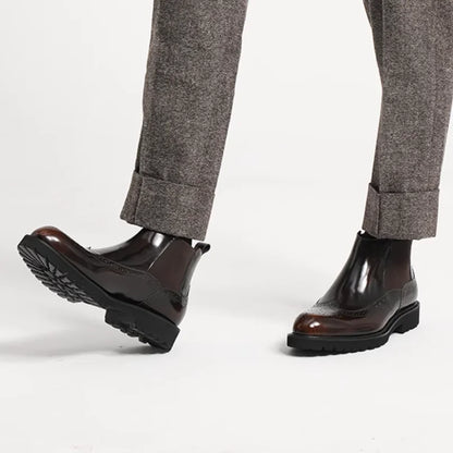 Botas Chelsea de couro genuíno masculino outono inverno bico fino brilhante brogue sapatos curtos estilo britânico