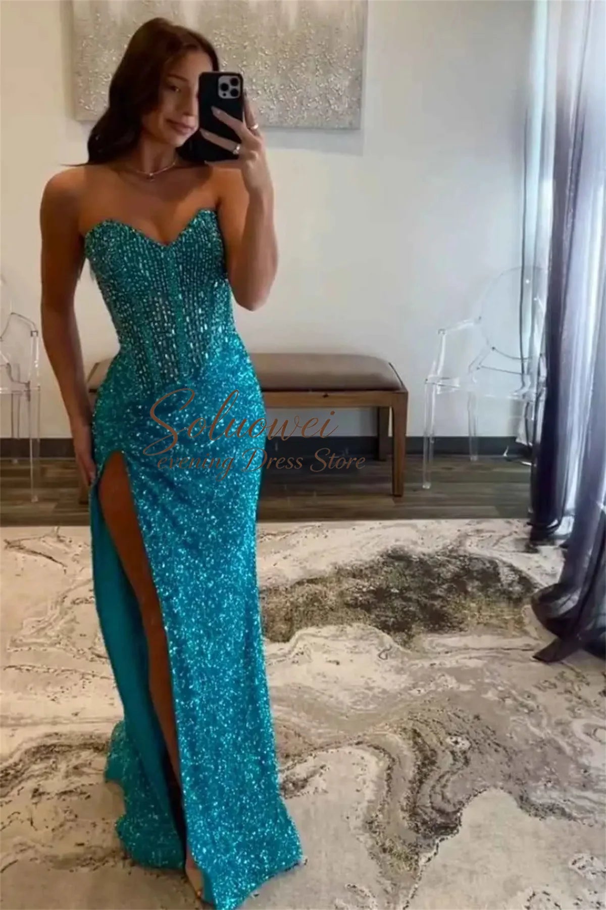 Vestido de Festa Longo Bodycon com Lantejoulas e Corpete, Decote Coração Brilhante, com Miçangas e Fenda Personalizada