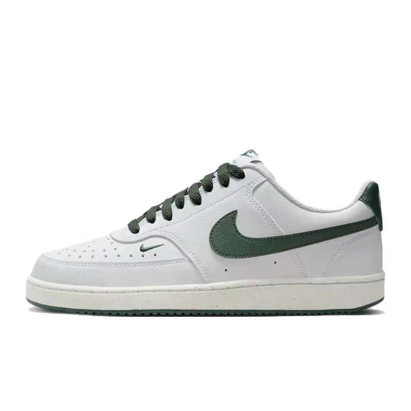 Tênis NikeCourt Vision Low Classic, versátil, confortável, durável e leve, para skate, feminino, branco/verde FV9952-101