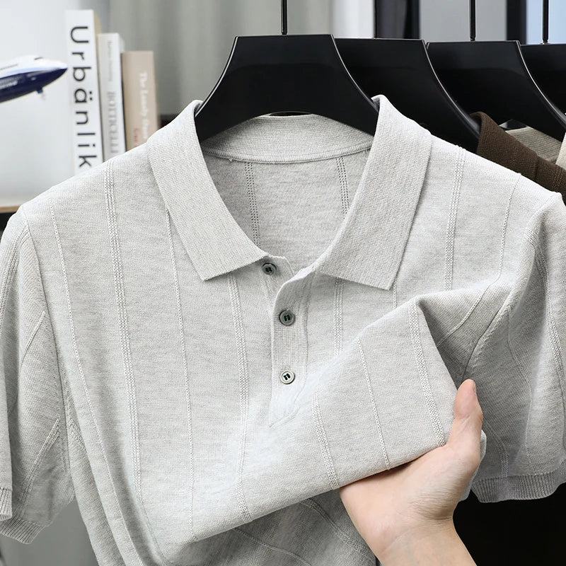 Camisa polo de manga curta em cor sólida de alta qualidade, confortável, em jacquard, nova camiseta casual de verão, moda luxuosa masculina.