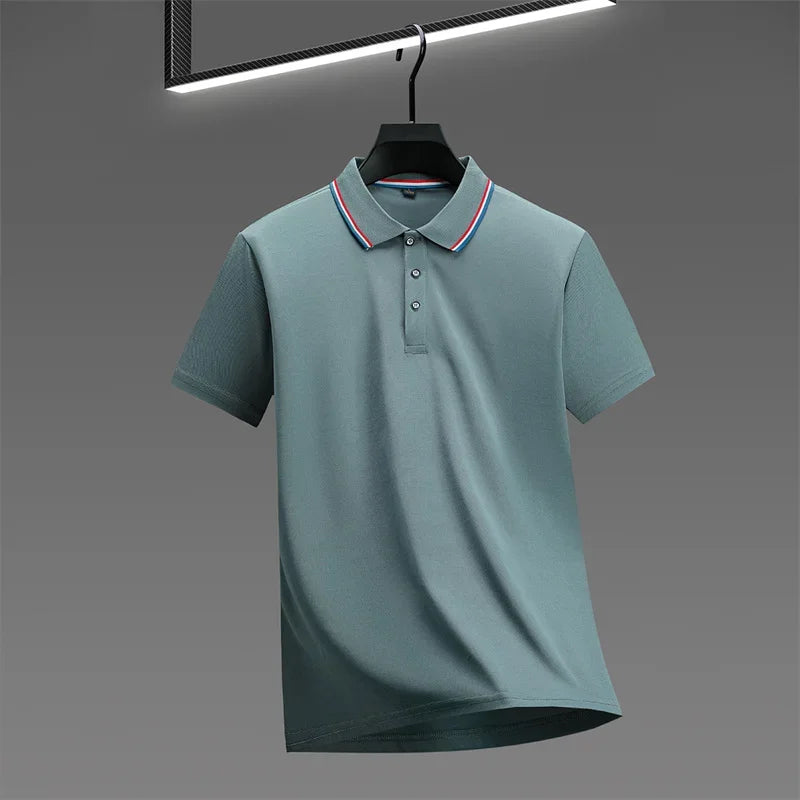 Camisa polo masculina casual de manga curta e cor sólida, modelo verão , moderna, confortável e versátil.