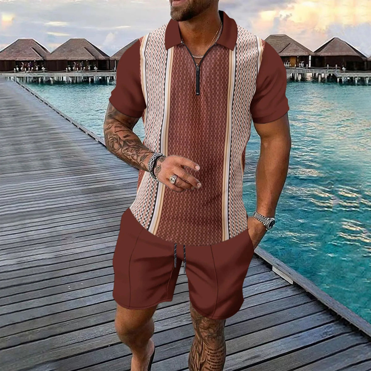 Conjunto  Masculino com Listras, Camiseta de Manga Curta e Calças Curtas em Dois Peças