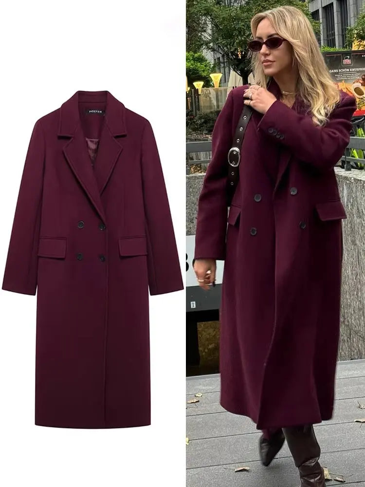 Casaco feminino HH na cor bordô, com abotoamento duplo, mangas compridas e lapela, ideal para outono e inverno. Perfeito para o dia a dia.