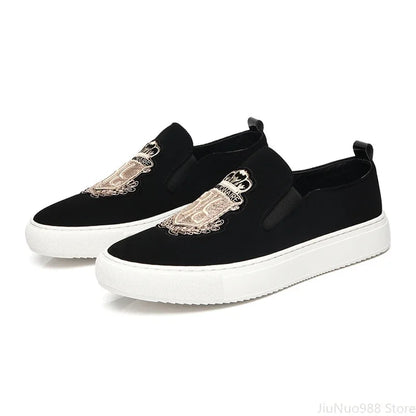 Sapato liso de couro de camurça preta masculino, bordado de luxo, mocassins de maré, sapato casual de festa, novo, 2022