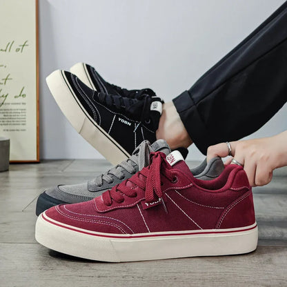 Tênis de skate masculino respirável em lona, estilo retrô, esportivo, casual, moderno, com sola plana de borracha com salto inferior a 1cm.