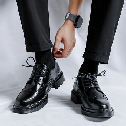 Sapatos de Couro Brogue Masculinos para Negócios, Formais, com Cadarço, Oxford, Solado Grosso, Confortáveis para Casamento e Escritório