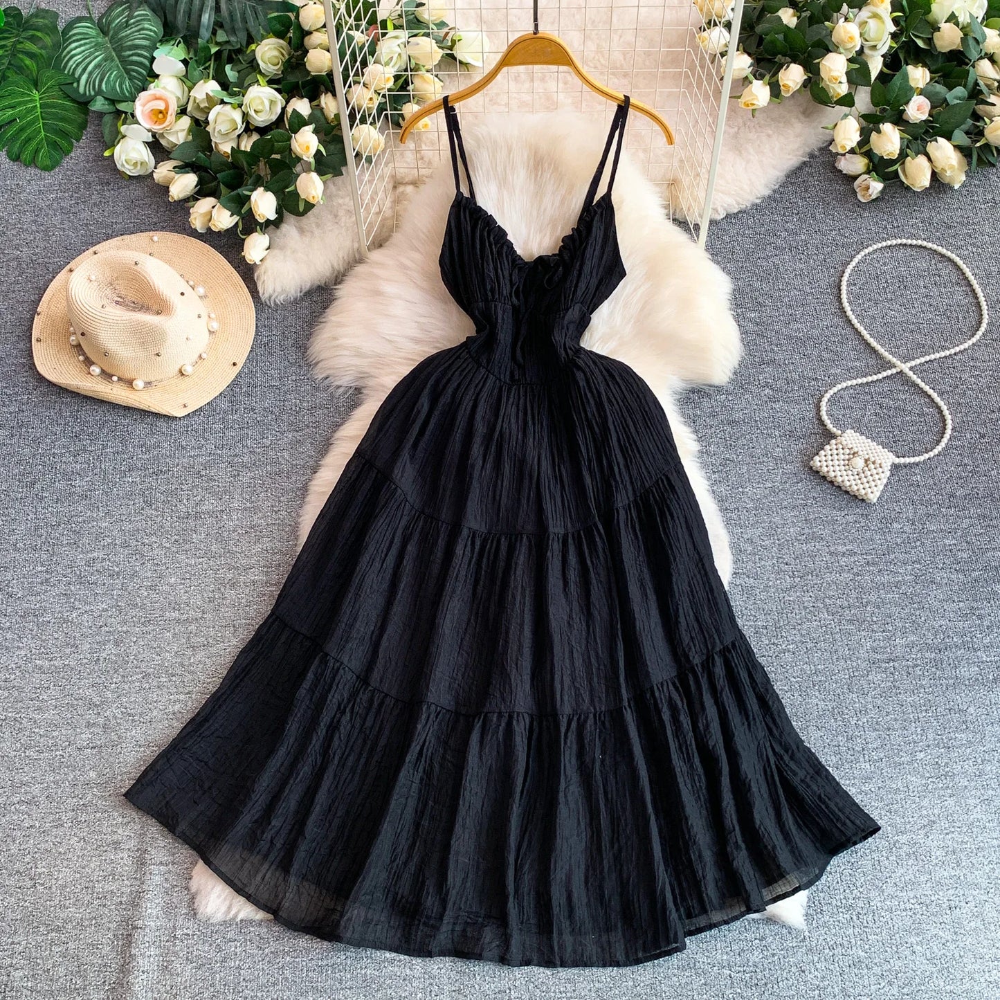 Vestido Elegante Roxo de Verão Feminino com Decote V, Sem Mangas, Cintura Marcada, Detalhes em Gaze, Estilo Casual Confortável para Feriados