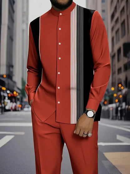 Conjunto de duas peças masculino com camisa de manga comprida com gola alta e estampa de listras verticais coloridas e calça.