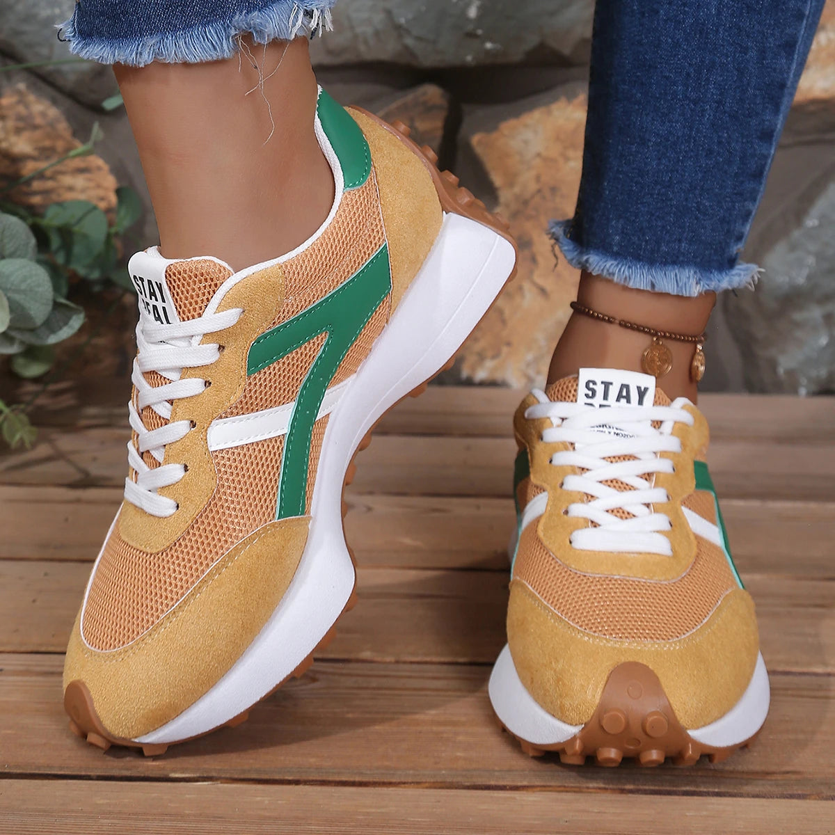 2026 New Women's Outdoor Casual Lace-up Non-slip Sports Shoes Spring and Summer Breathable Mesh Comfortable Running Sports Shoes