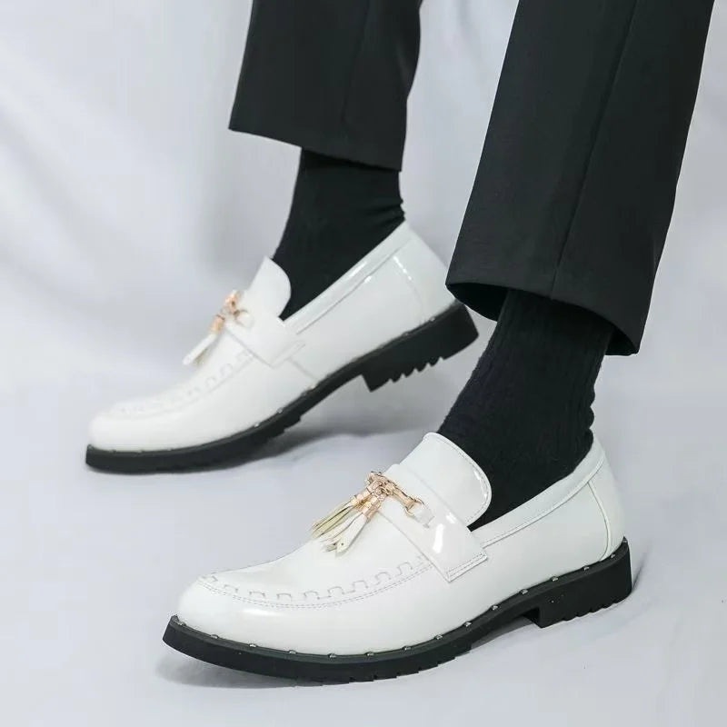 Sapatos masculinos casuais verão brilho ouro vestido de couro patente para homens mocassins de ouro negócios apontou bussiness luxo