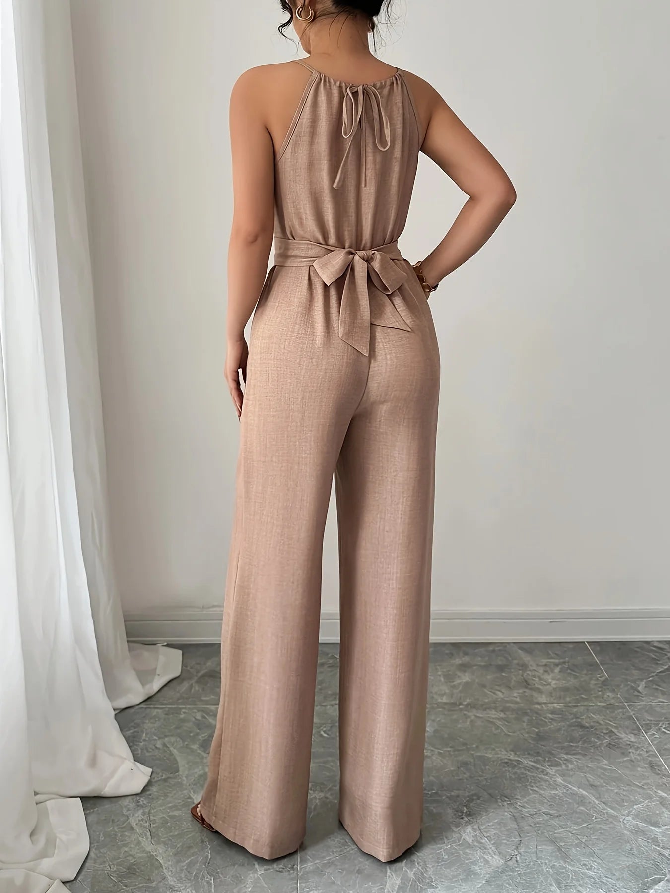 Feminino primavera/verão casual tecido plissado halterneck frisado cintura botão e gravata design maxi macacão
