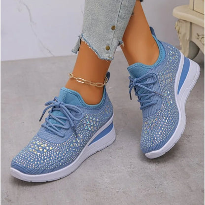 Tênis feminino de plataforma com strass brilhantes, respirável, em malha antiderrapante, ideal para caminhada, tamanhos grandes, solado grosso e cor branca.