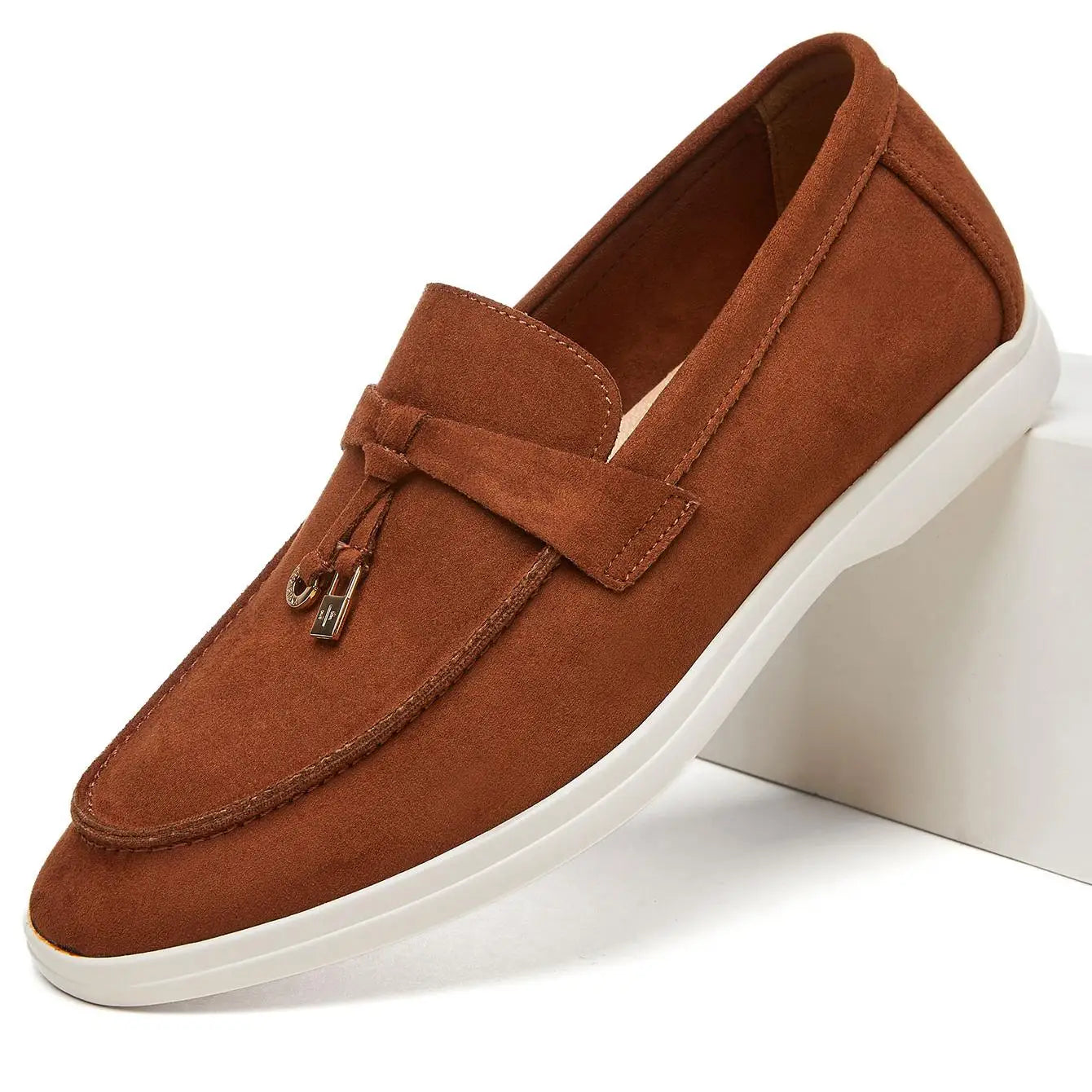 Mocassins Masculinos de Camurça com Borlas, Sola Plana Leve Antiderrapante para Uso Diário, Escritório e Direção - Novo Desai 2026