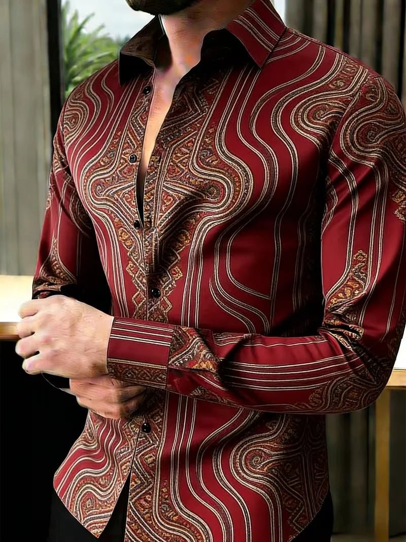 Nova camisa masculina de manga comprida com estampa geométrica dourada e detalhes em diamante, com caimento suave e lapela de cetim.