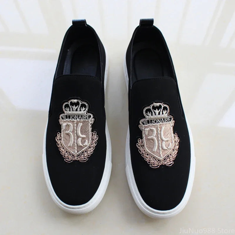 Sapato liso de couro de camurça preta masculino, bordado de luxo, mocassins de maré, sapato casual de festa, novo, 2022