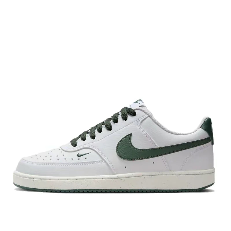 Tênis NikeCourt Vision Low Classic, versátil, confortável, durável e leve, para skate, feminino, branco/verde FV9952-101