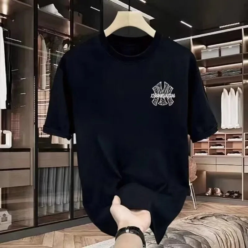 Nova Camiseta Masculina Estampada de Manga Curta, Tendência Urbana, Estilo Personalizado, Algodão, Gola Redonda, para o Verão e Uso Diário
