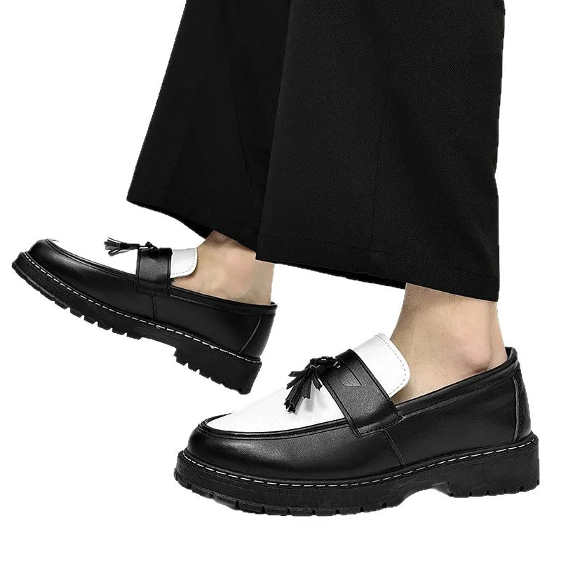 Sapatos masculinos, sapatos de couro, mocassins - estilo britânico casual de sola grossa e salto alto, moderno e confortável.