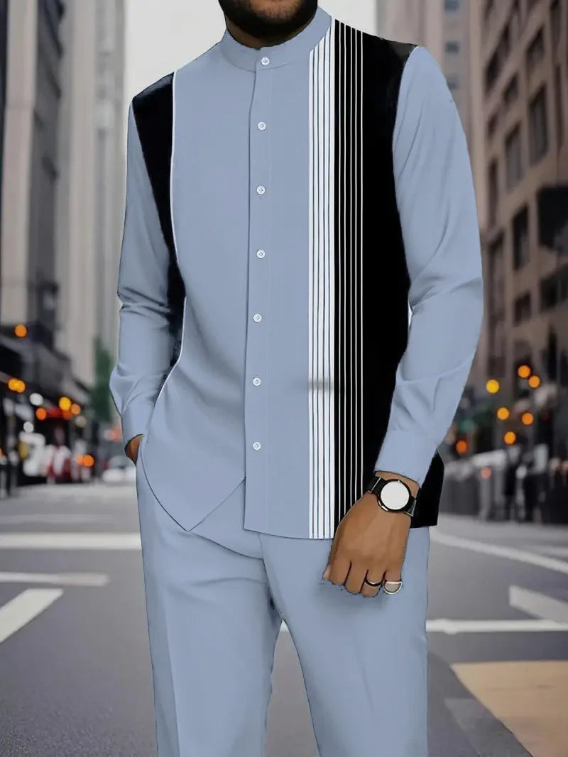 Conjunto de duas peças masculino com camisa de manga comprida com gola alta e estampa de listras verticais coloridas e calça.