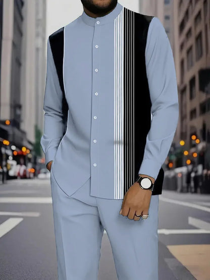 Conjunto de duas peças masculino com camisa de manga comprida com gola alta e estampa de listras verticais coloridas e calça.