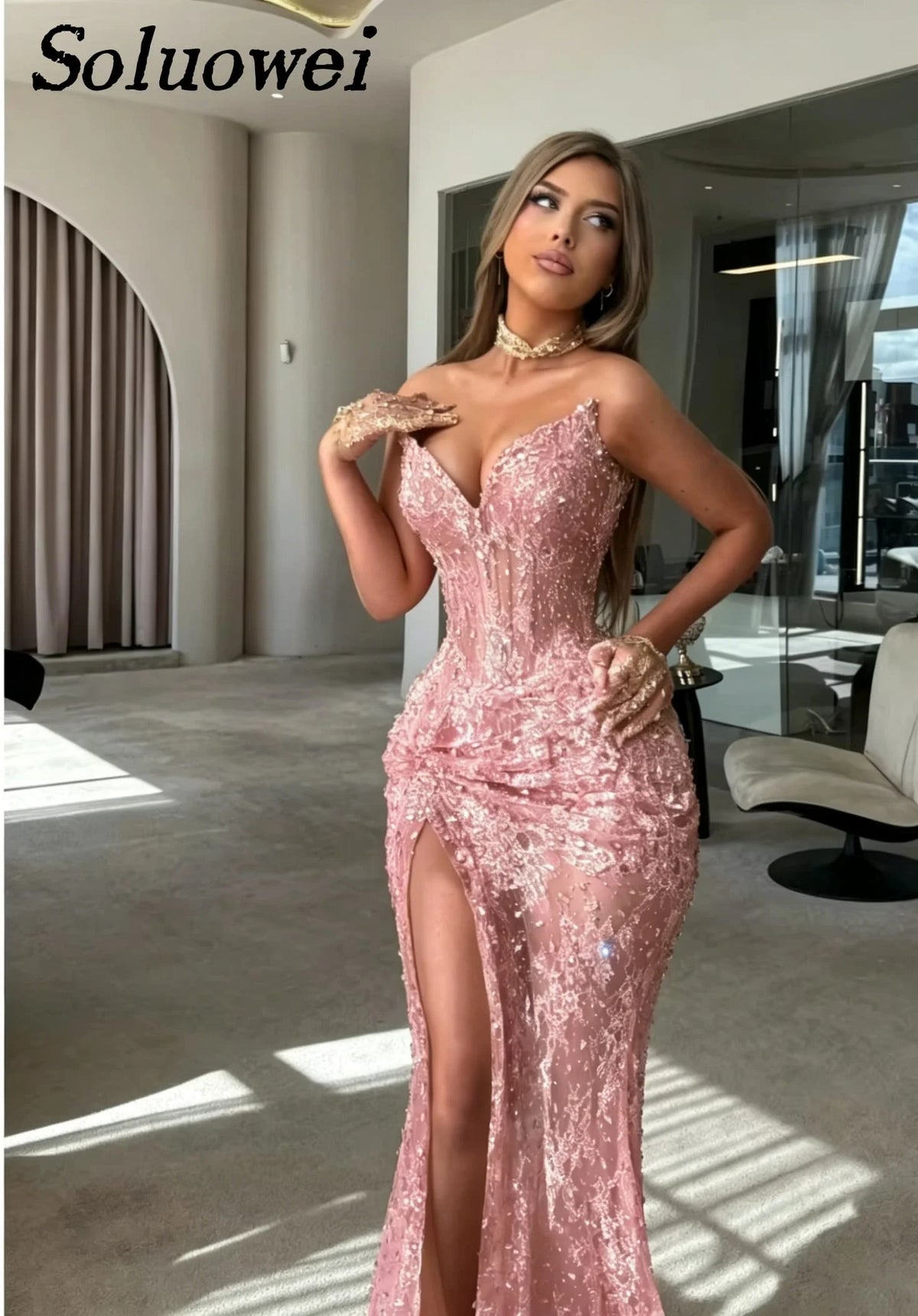 Vestidos Personalizados Elegantes Sem Alças com Decote Coração, Corpete Bordado com Fenda, Luxuosos Vestidos Formais de Baile Sereia