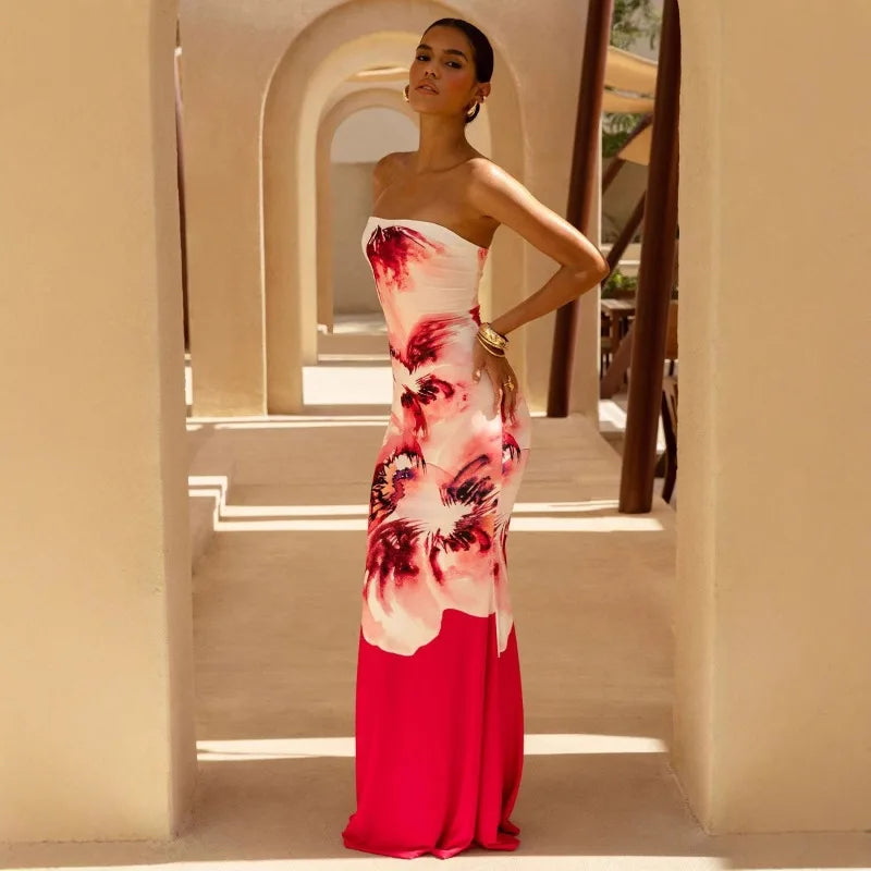 Vestido longo feminino elegante e justo, sem alças, com estampa, perfeito para férias na praia. Ideal para o verão