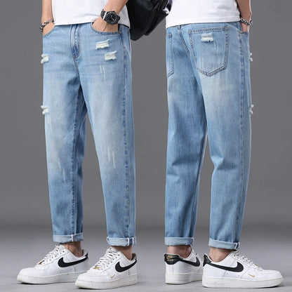 Calça Jeans Masculina Rasgada de Algodão, Corte Reto, Casual e Moderna, Coleção Primavera Verão 2026, para Uso Casual e Atividades ao Ar Livre