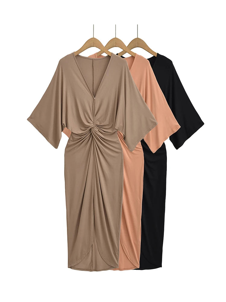 Vestido Midi Feminino com Decote V, Manga Morcego, Cintura Torcida, Amarração Traseira, Bainha com Fenda, em Tricô Macio, 3 Cores