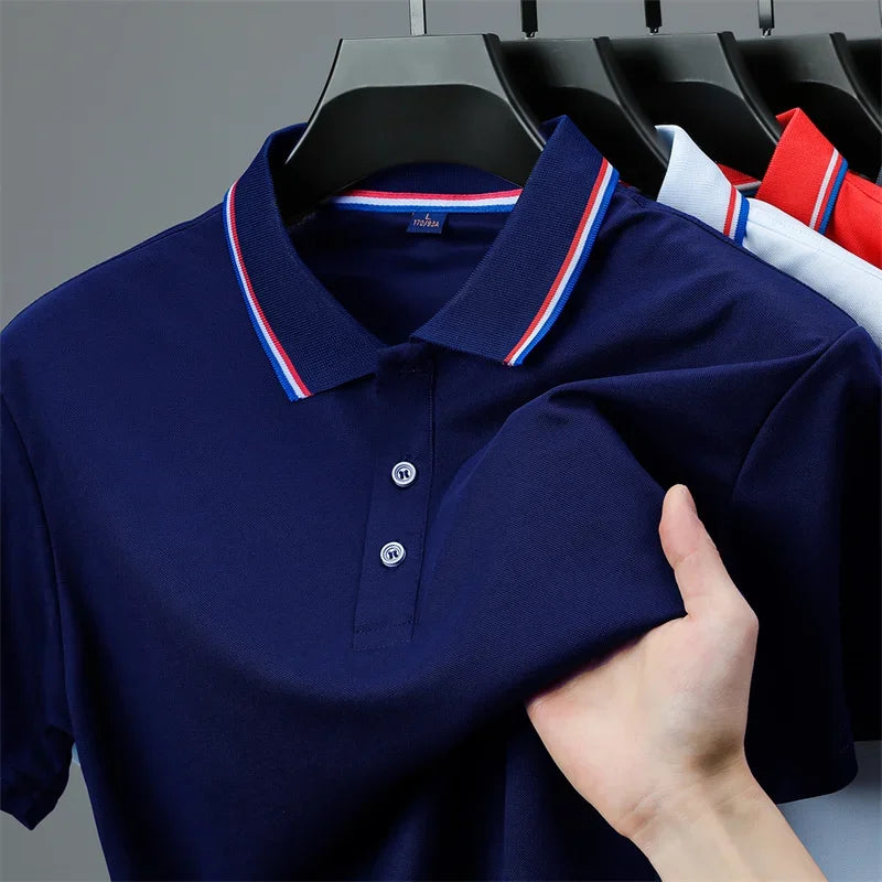 Camisa polo masculina casual de manga curta e cor sólida, modelo verão , moderna, confortável e versátil.