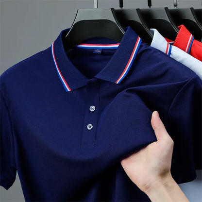 Camisa polo masculina casual de manga curta e cor sólida, modelo verão , moderna, confortável e versátil.