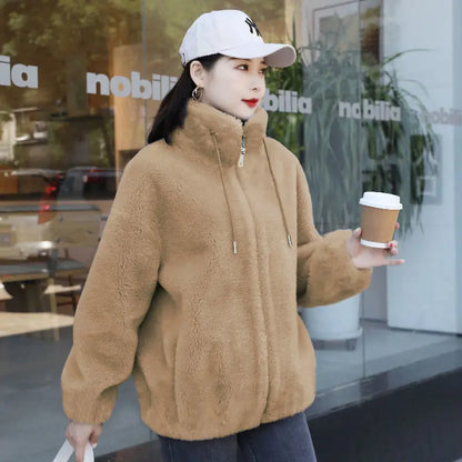 Casaco feminino de inverno em fleece coral duplo, quente, com gola alta, grosso e macio, estilo sobretudo feminino casual, manga comprida e zíper.