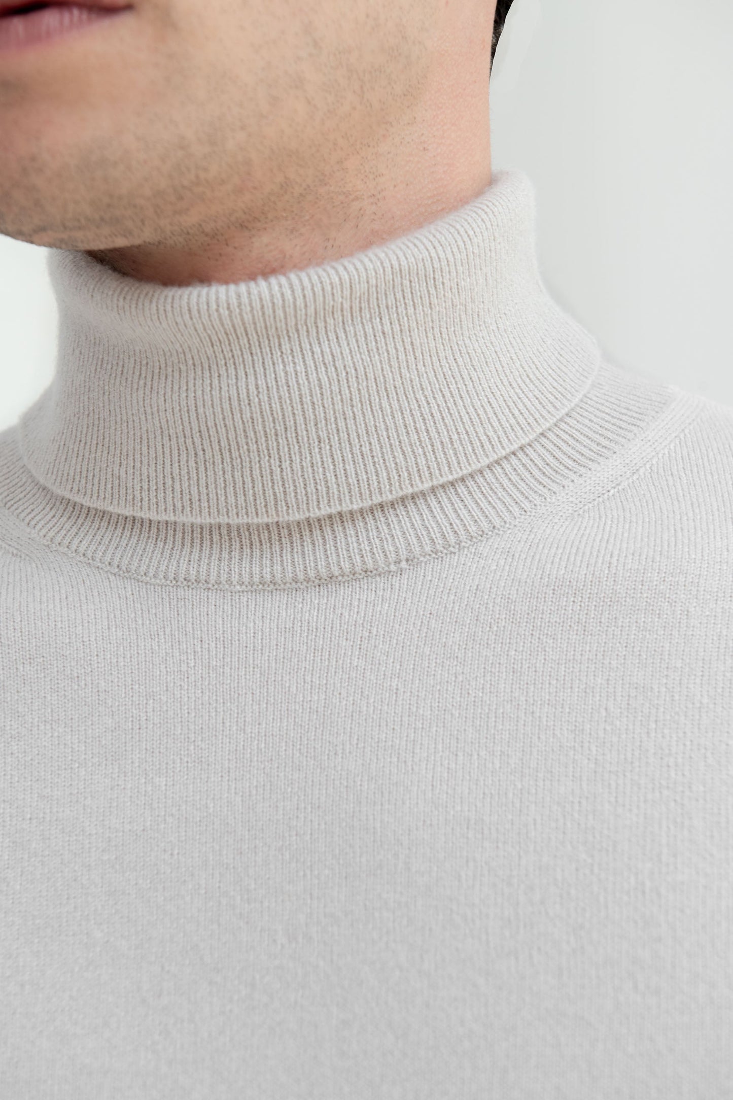Sand cashmere turtleneck - Made in italy